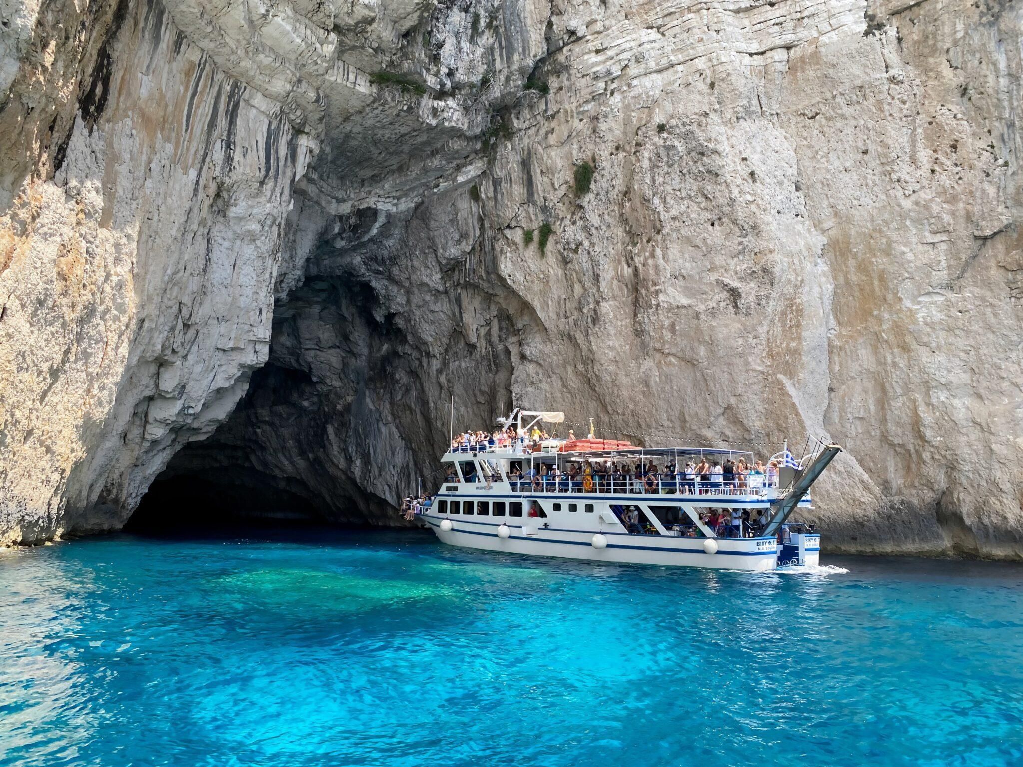 Ab Parga: Bootsfahrt nach Paxos und Andipaxos mit Schwimmen und Blauen Grotten