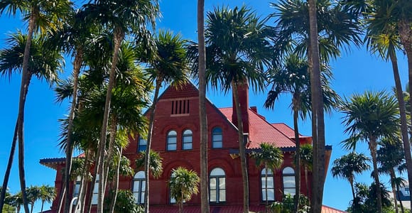 Historic Old Town Walking Tour & Mallory Square