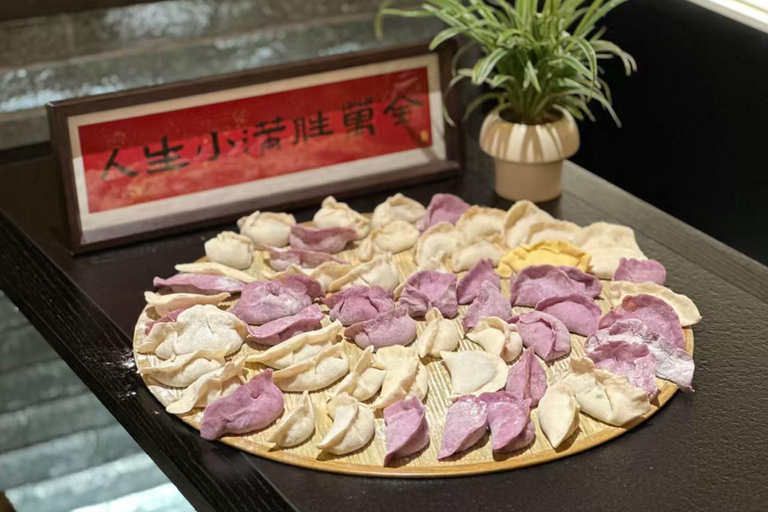 Pekín: Taller de Elaboración de Dumplings con Comida y Té