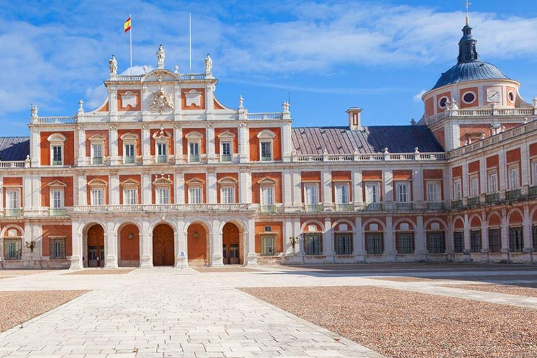 Desde Madrid: Excursión de un día con guía a Chinchón, Aranjuez y Toledo