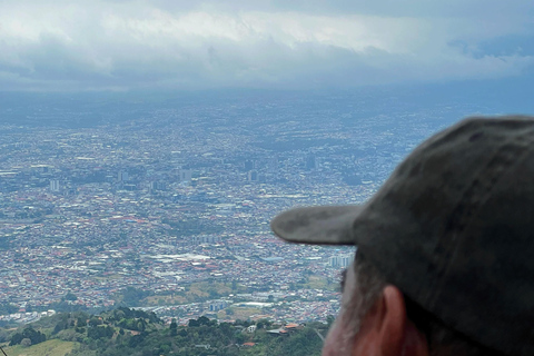 San José: Pico Blanco Sunrise Hike with Costa Rican Snacks