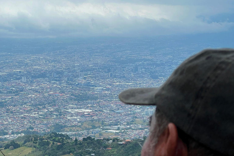 San José: Pico Blanco Sunrise Hike with Costa Rican Snacks