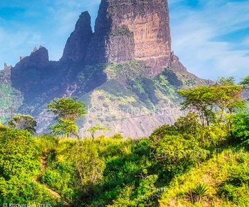 Praia: Caminhada privada de Rui Vaz