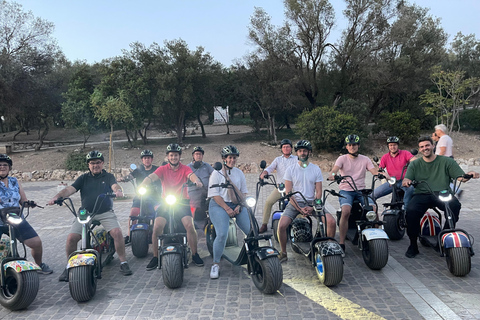 Atene: Tour guidato della città in scooter o in bici elettrica con i punti salienti della città