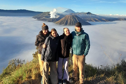 Jakarta: 5-Day Java Tour with Borobudur & Bromo Drop in Bali