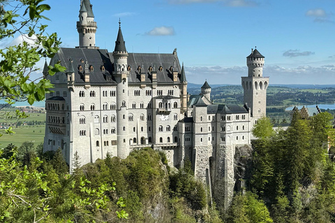 Füssen: Neuschwanstein & Linderhof Palace Day Trip