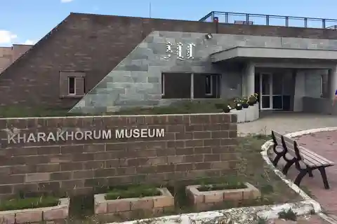 2 Day / Visit Khar kharom and Elsen tasarkhai sand dune