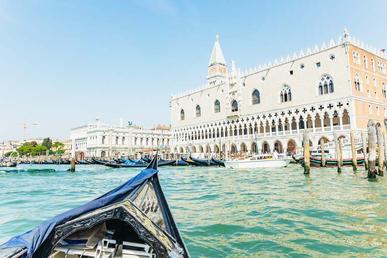 Venice: Private Gondola Ride along Grand Canal Private 30-Minute Grand Canal View Gondola Ride