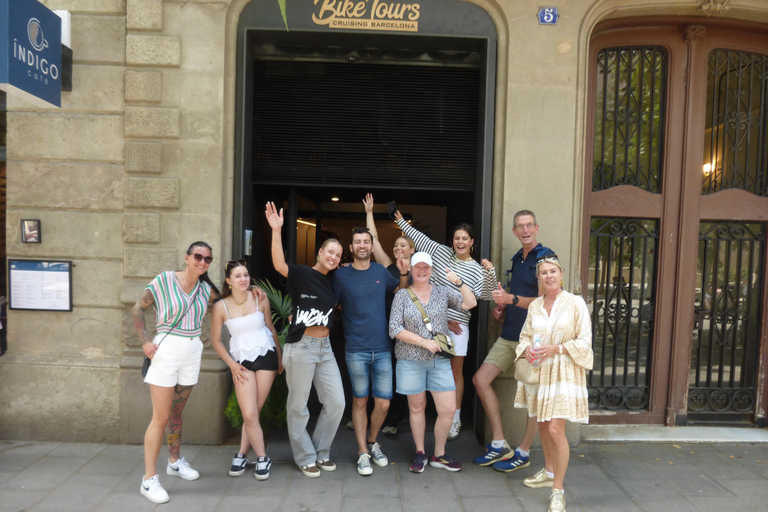 Barcelona, passeio de bicicleta incrível, com guia holandês!Barcelona, passeio de bicicleta incrível, com guia em português!