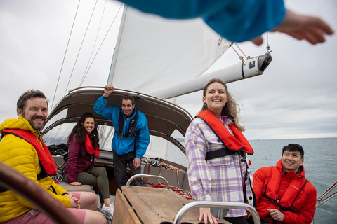 Belfast: History tour Sailing in the Wake of Giants