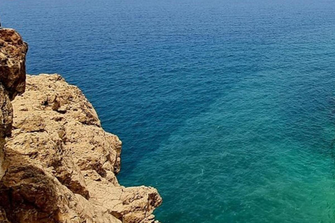 Muscat: Fins View, Wadi Jahal & Bimmah Tour