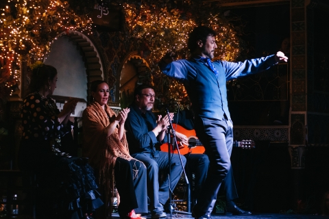 Madrid: espectáculo de flamenco con comida y bebidasEspectáculo y bebida a las 19:00