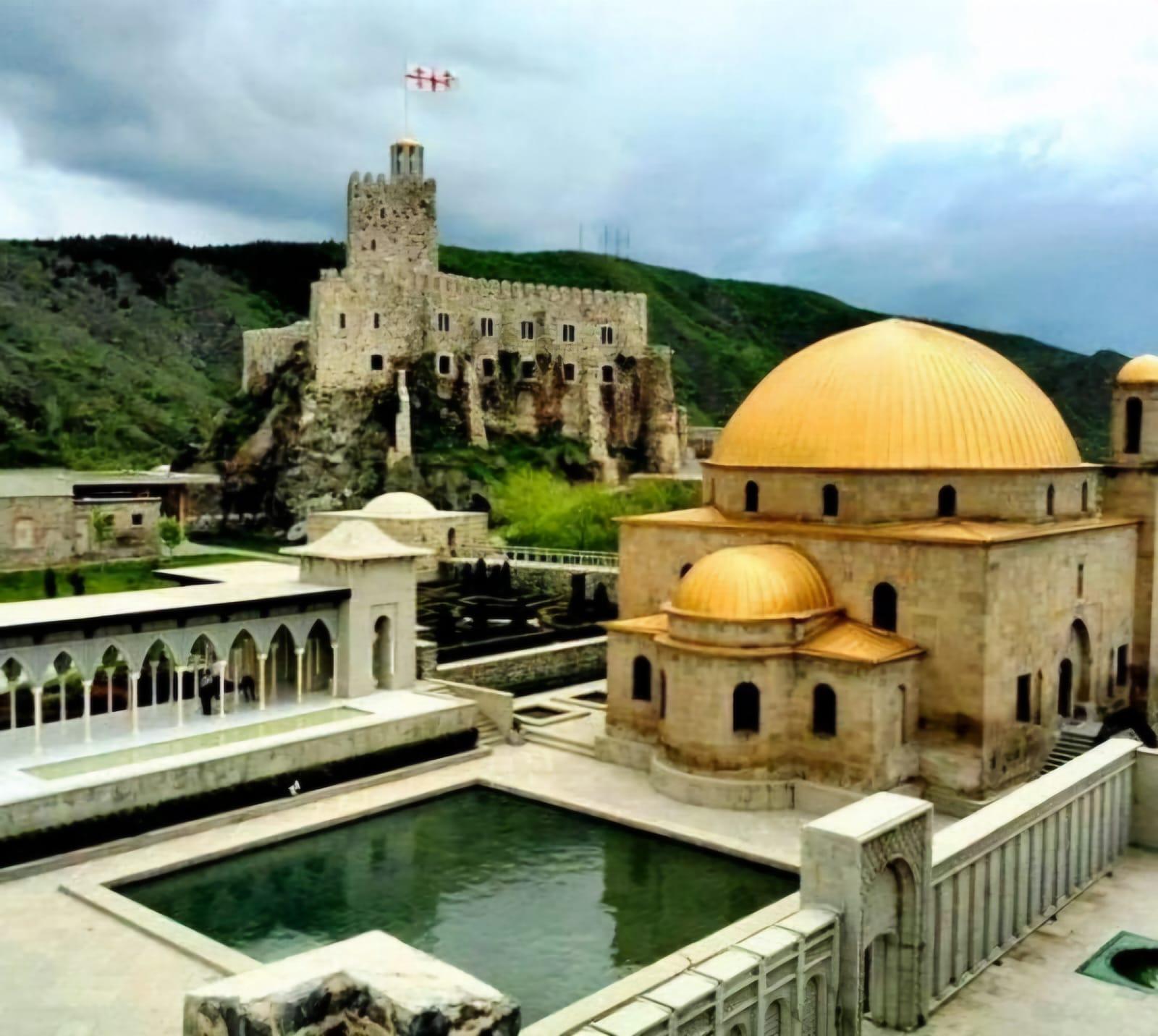 Ab Tiflis: Private Tour nach Bordschomi, zur Burg Rabati & nach Wardsia