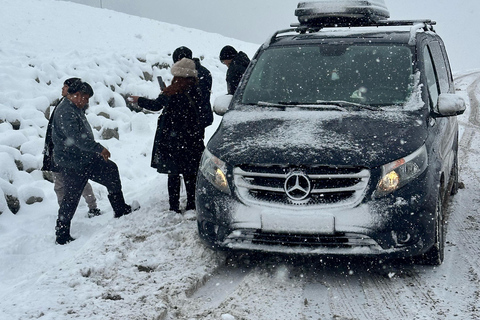 Tbilisi: Private Gudauri tour with photographer guide