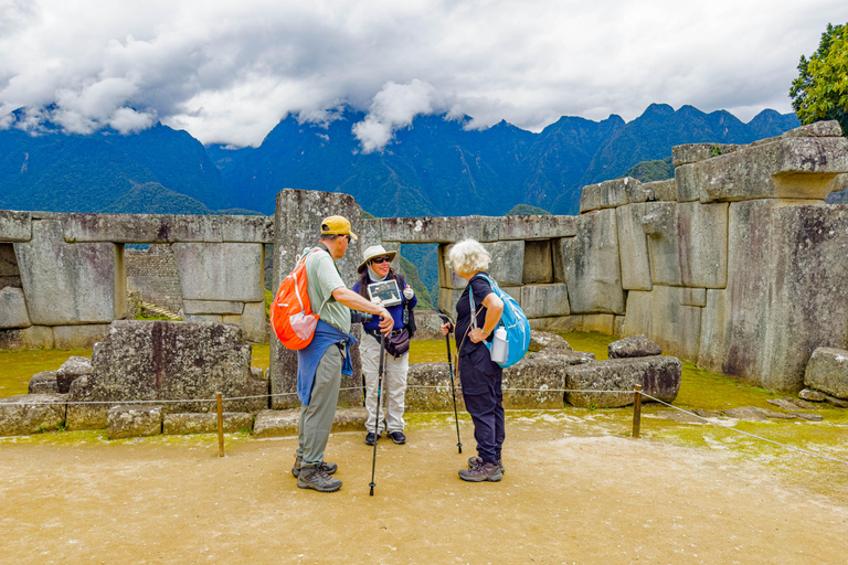 Machu Picchu: Circuit 2A (Classic Route) + Bus & Local Guide Last-Minute: Circuit 3B with Guide Included