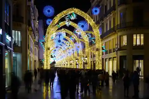 As luzes festivas de Málaga: Uma excursão a pé de Natal