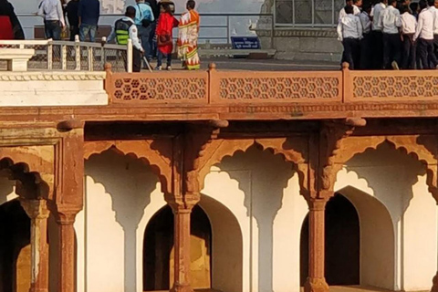 Agra: Skip-the-Line Taj Mahal Express Entry Ticket