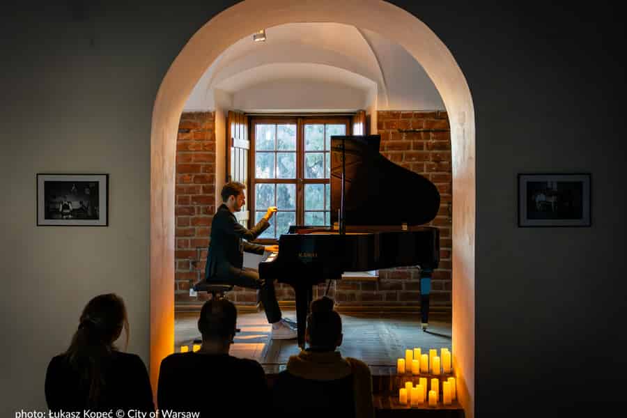 Warschau: Chopin-Konzert im Königspalastkomplex | Altstadt. Foto: GetYourGuide