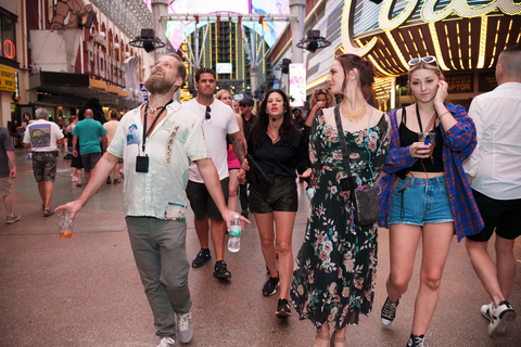 Las Vegas: Immersive 1920s Night Tour with Cocktails & Flask