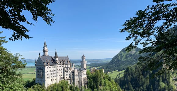 From Munich: Neuschwanstein Castle & Linderhof Palace Trip
