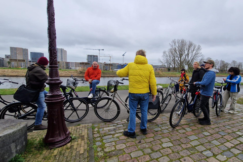 Amsterdam: Dutch Countryside E-Bike with Cheese & Clogs