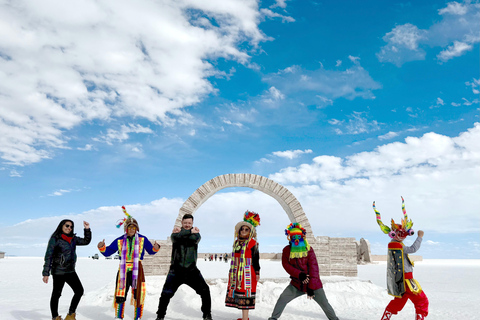 Uyuni: Salt Flats, Sunset & Stargazing Private Full Day Tour PRIVATE TOUR IN SPANISH