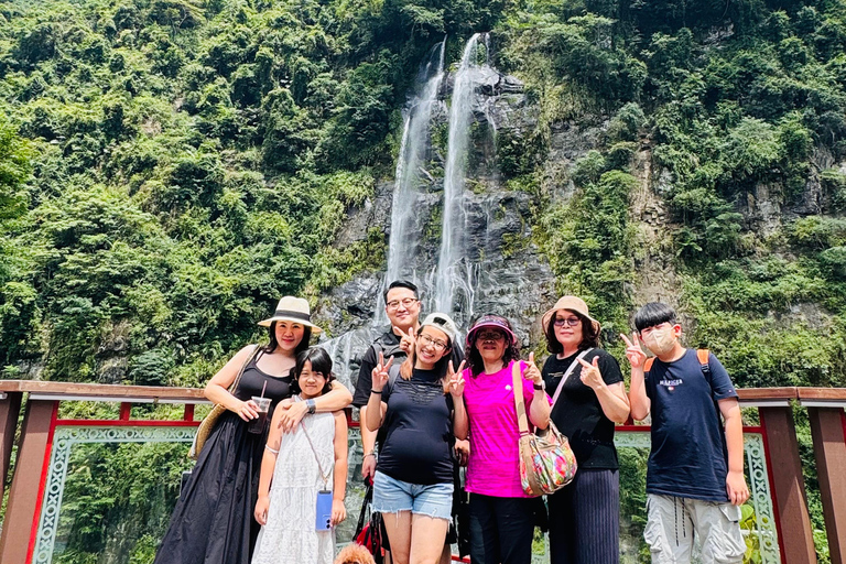 Taipei: 8 Hours Private Day Tour in Wulai with Benz Vito Wulai 8 hours day tour at 2026 Chinese New Year