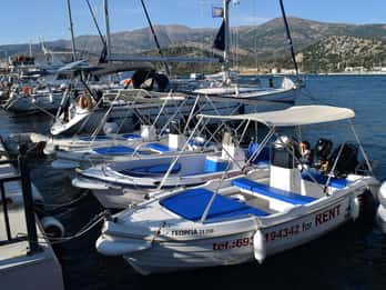 Kefalonia: Boat Rental (30HP Motorboat)-No License Required