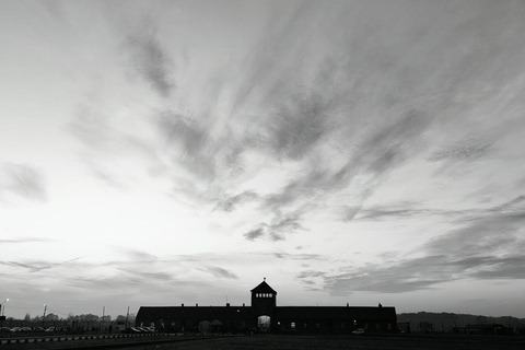 Krakow: Auschwitz-Birkenau Tour with Licensed Guide & Pickup Guided tour with hotel pickup option