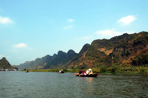 Hanoi: Perfume Pagoda, Huong Tich Cave & Boat Tour Group Tour