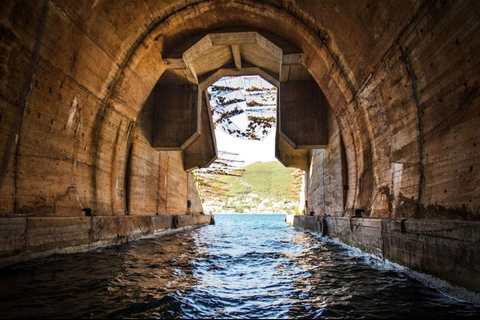 Perast: Boka Bay en Blue Cave Tour met gratis drankjes