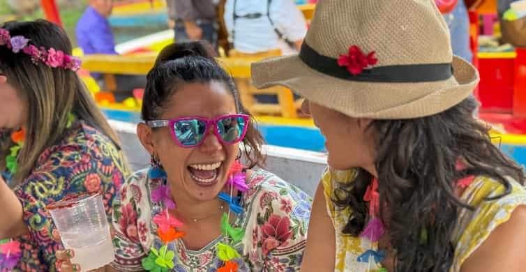 Mexico City: Xochimilco Boat Party with Unlimited Drinks photo 17