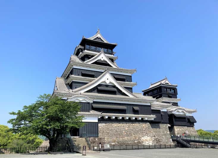 Passeio pelo Castelo de Kumamoto, legado samurai e restauração
