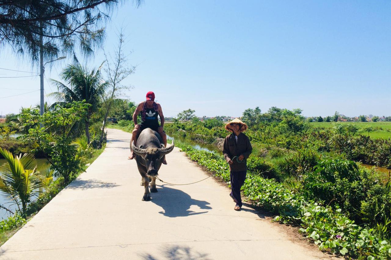 Passeio de bicicleta particular em Hoi An com búfalos aquáticos