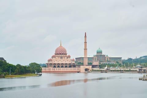 Kuala Lumpur: Private 3-Regions 3-Religions places visit