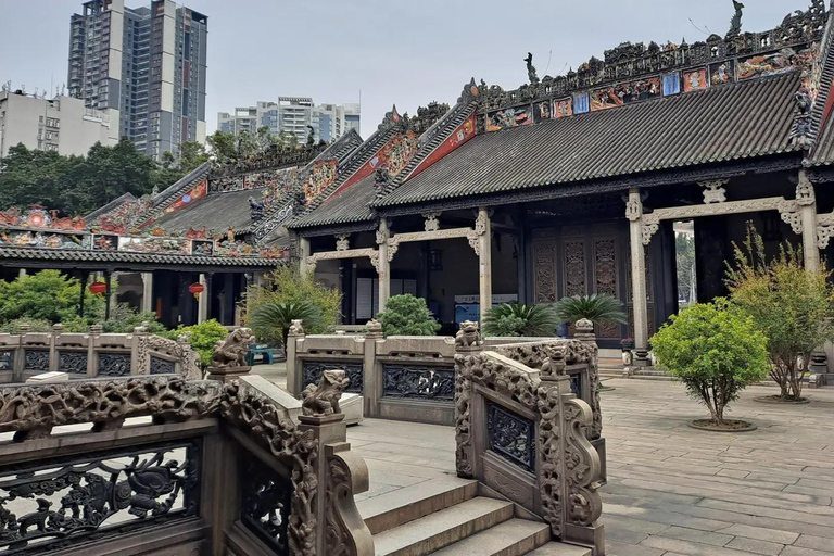 Guangzhou Chen Clan Ancestral Hall Cultural Experience English-speaking Guide