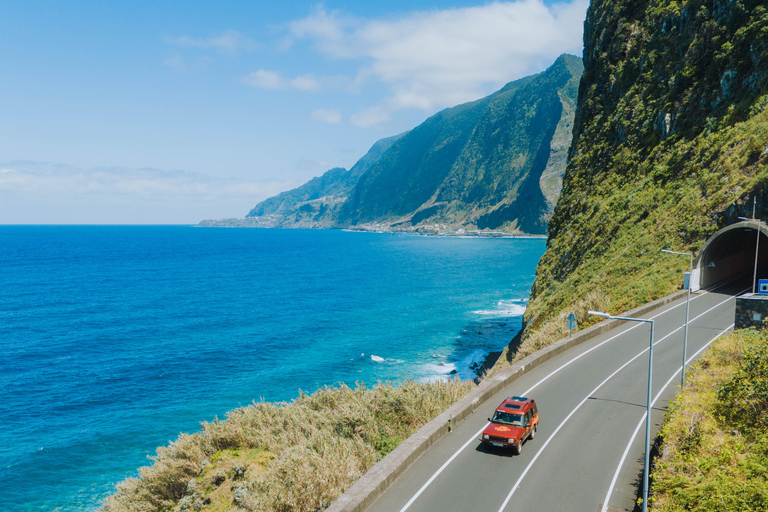 Dagvullende tour in het westen van Madeira, met pick-upOff-road tour op Madeira