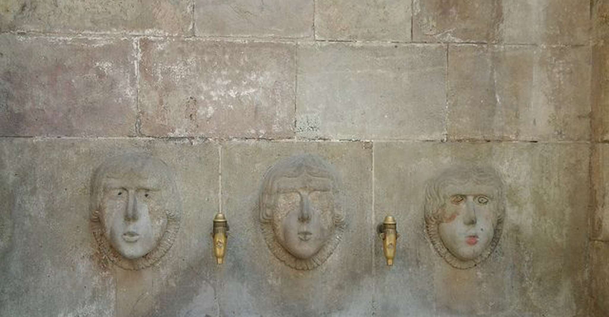 Barcelona: Gothic Quarter Legends Walking Tour with Tapas photo 12