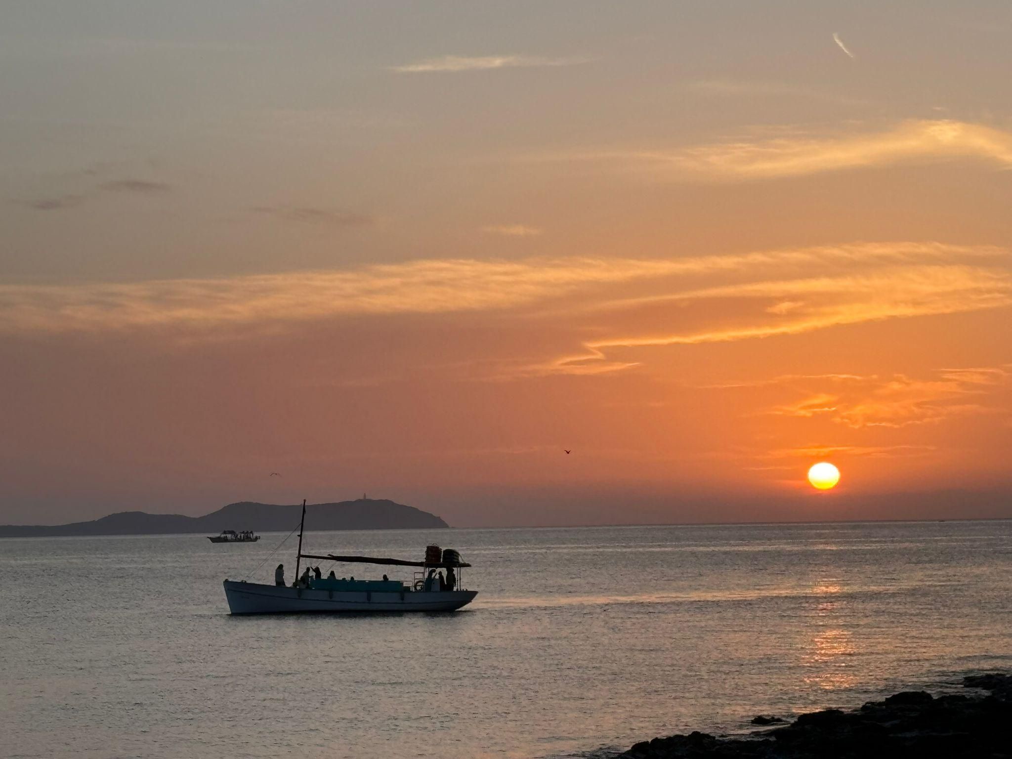 Ibiza Sunset Boat Trip mit Getränken und Schwimmpause