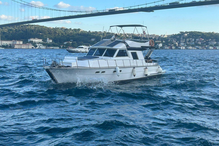 Private Bosphorus Tour On Luxury Yatch Private Bosphorus Tour On Yatch