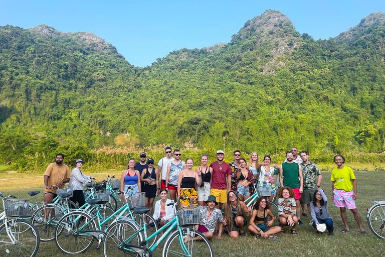 La migliore crociera con pernottamento per visitare la baia di Lan Ha, il villaggio di Viet Hai