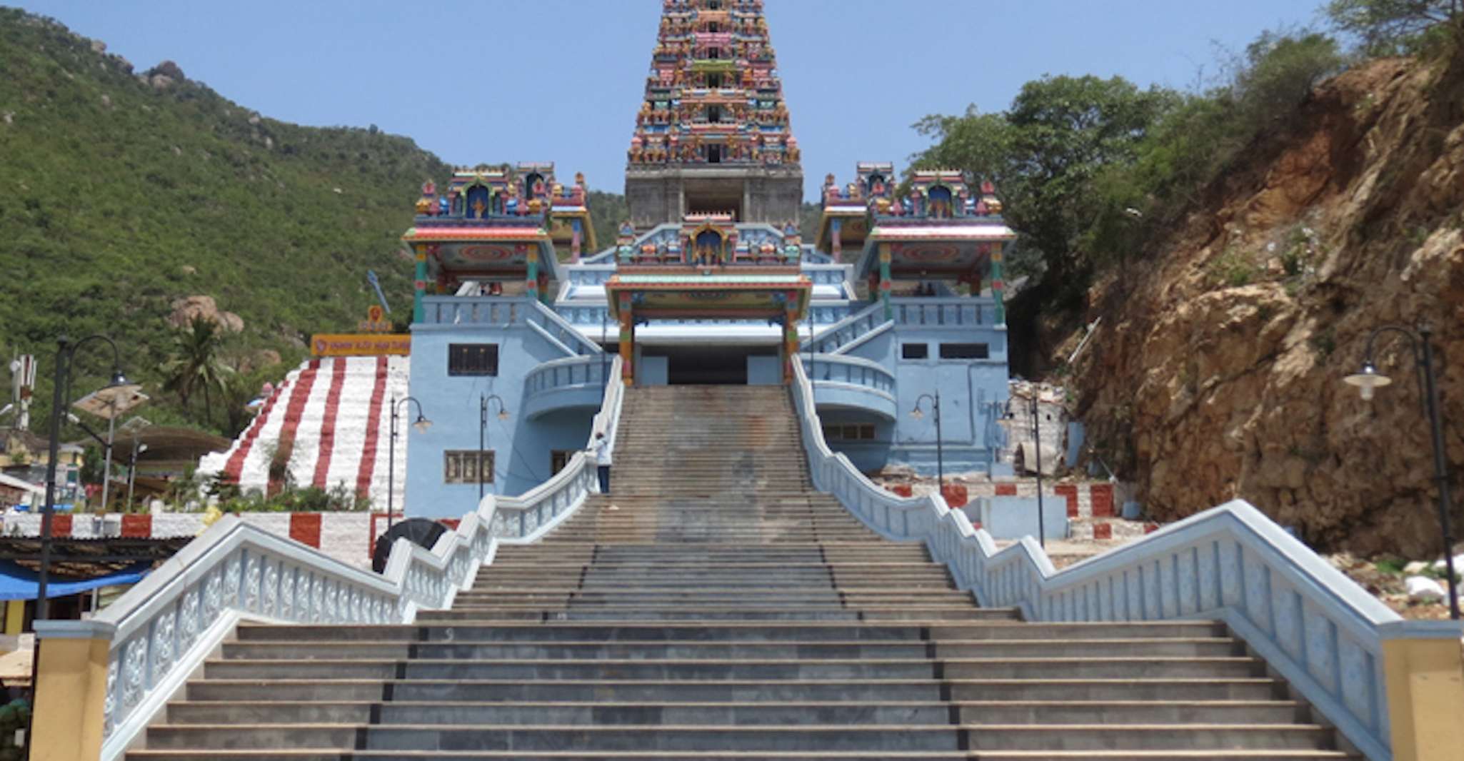 Coimbatore , private Autovermietung mit Fahrer und flexible Stunden - Hizvo