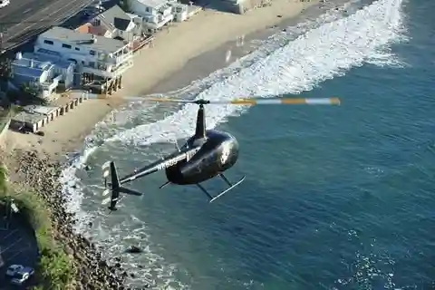 Long Beach: Private LA Coast Surf and Turf Helicopter Tour