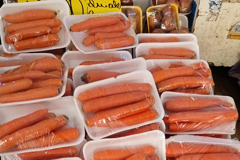 Rio de Janeiro: Copacabana Market Tour with Tastings