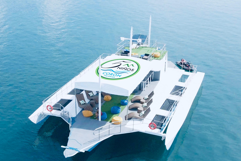 Trimarã privativo de luxo em Coron / Almoço gourmet e mergulho com snorkel