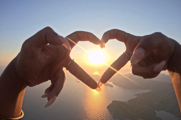 Tandem Paragliding in Fethiye, Oludeniz | Female Pilot