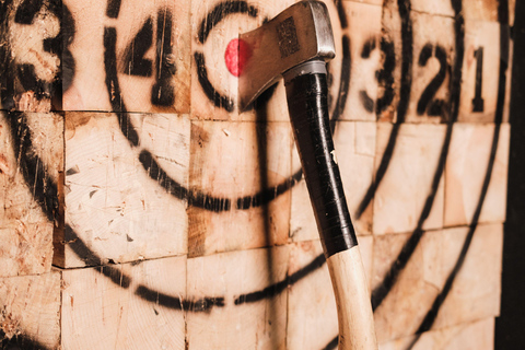 Tallinn: Axe and Knife Throwing Experience with Instructor