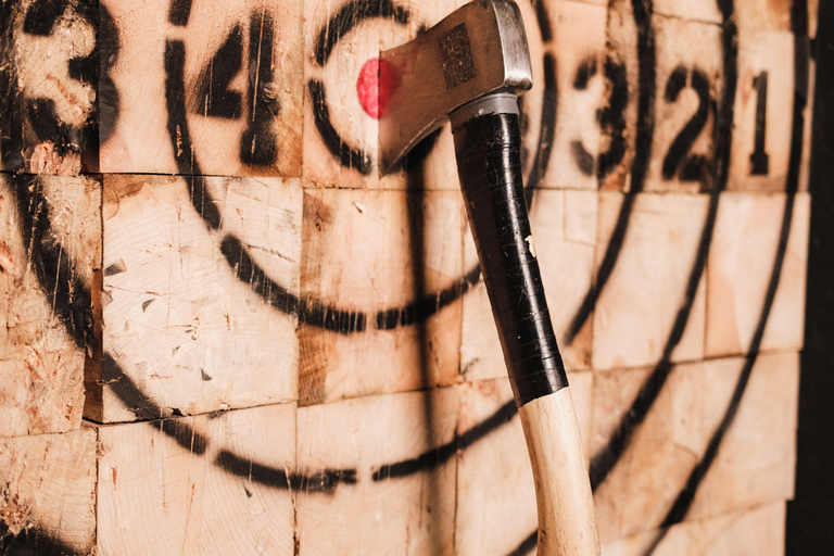 Tallinn: Axe and Knife Throwing Experience with Instructor