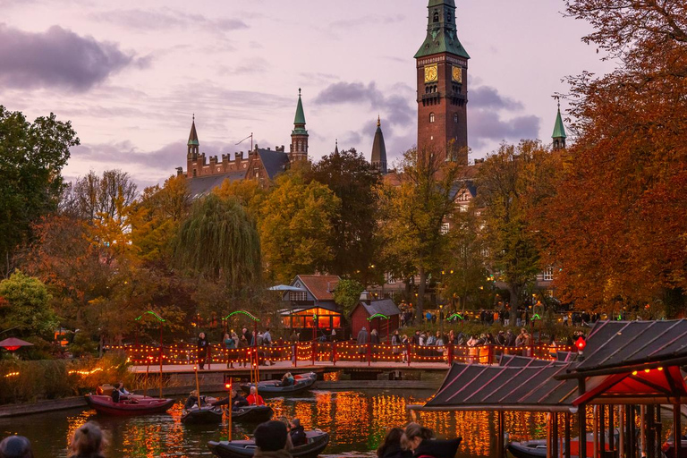 Köpenhamn: Halloween på Tivoli – inträde och åkatturHalloween på vardagar: Inträdesbiljett med obegränsade åkattraktioner