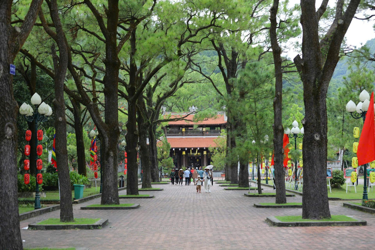 Hanoi: Kiep Bac Temple or Hoa Lu, Trang An UNESCO & Mua Cave Hanoi: Ninh Binh, Hoa Lu, Trang An, Mua Cave, Buffet & Cycle